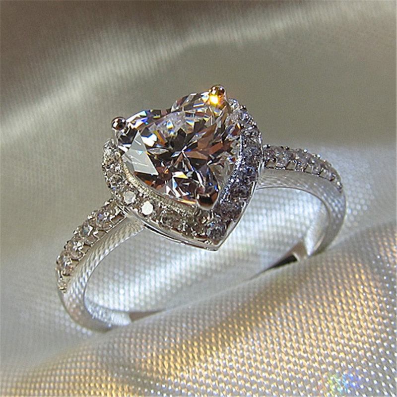 Förlovningsring dam, hjärta med glittrande cubic zirconia, present till frun eller flickvännen.