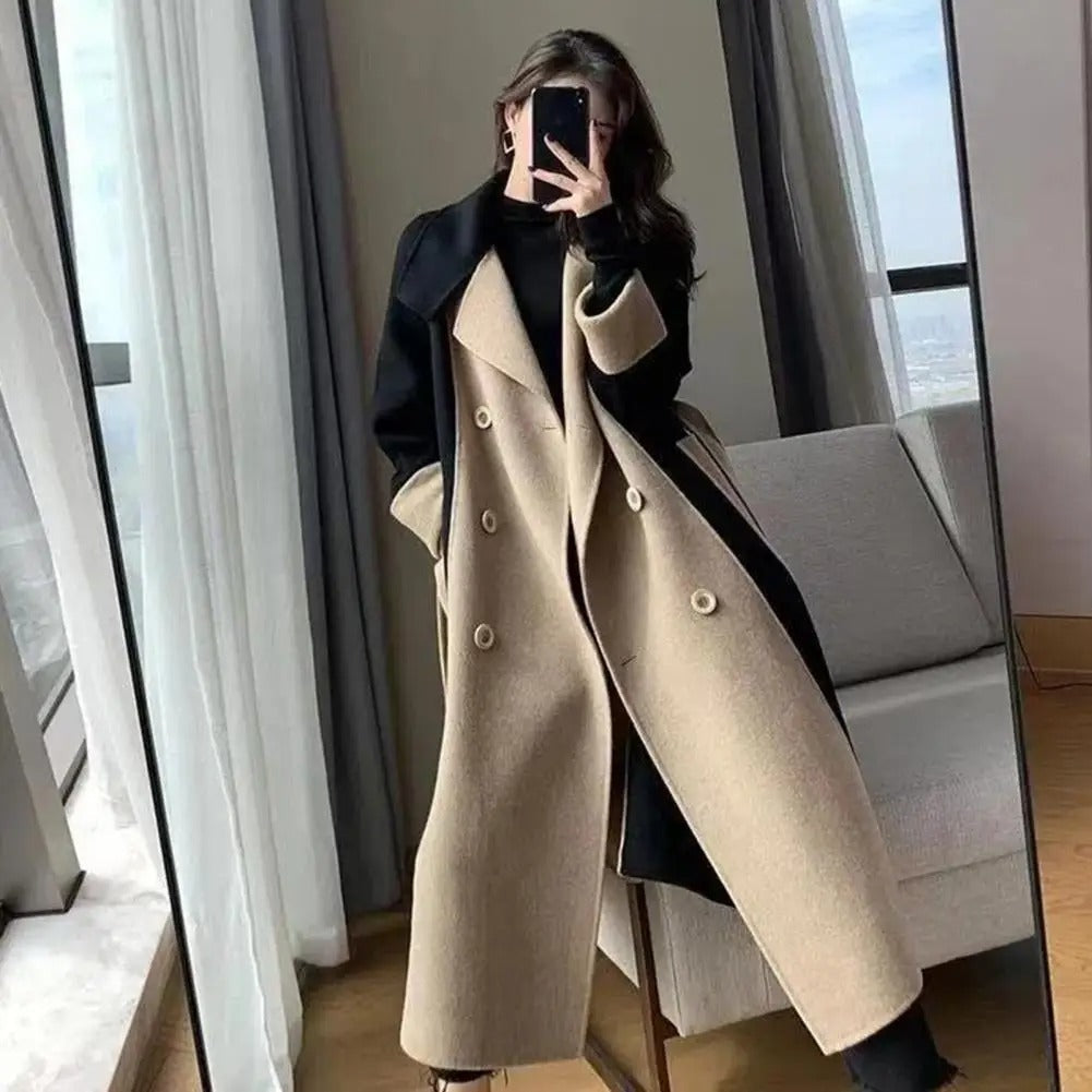Elegant damjacka för vinterbruk, dubbelsidig och vändbar. Varmt mode ytterplagg, stilfull långjacka.
