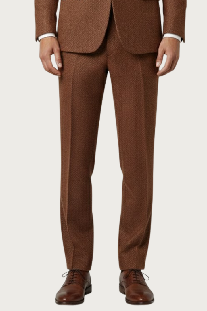 Modern enkelknäppt herrkostym i bekvämt material. Perfekt för våren, businessmöten eller sommarfester. Elegant stil.