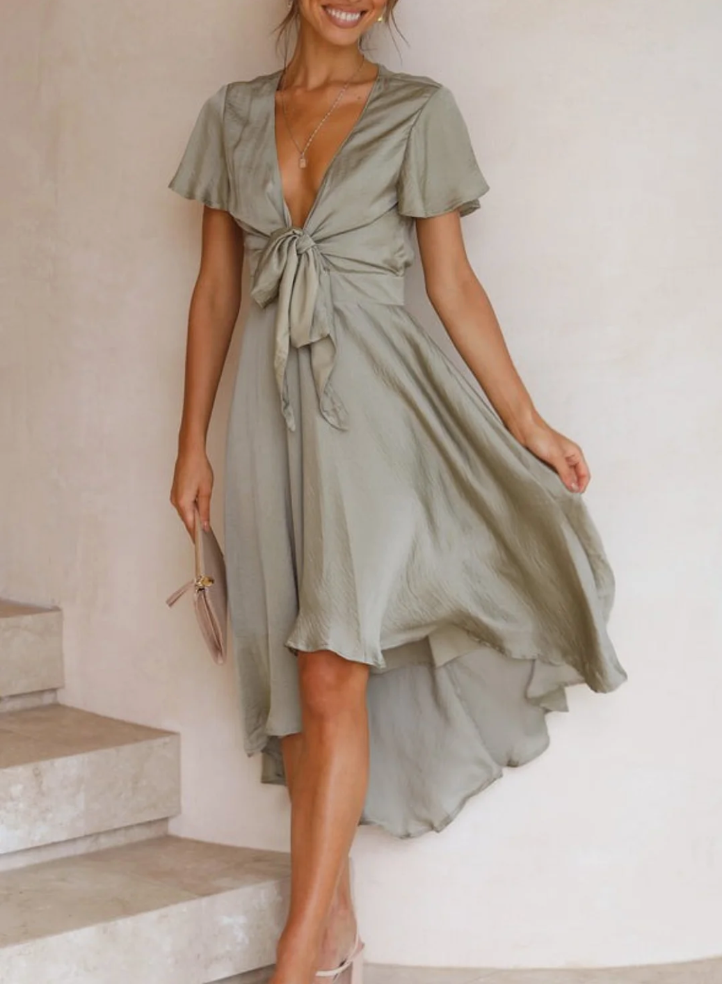 Elegant färgglad dam maxiklänning. Smidig passform i polyester/elastan, perfekt sommar- och festklänning med komfort.