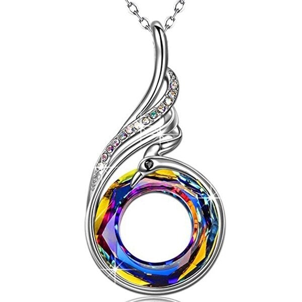 Elegant fenixhalsband för dam med flerfärgade kristaller. Symboliserar nystart & stil, 50cm långt.