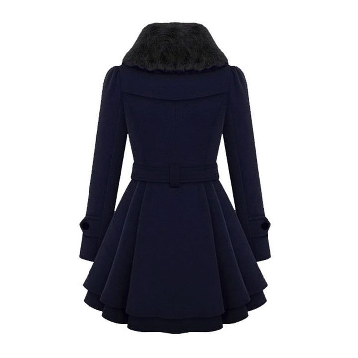 Festlig och varm damvinterkappa, lång modell med elegant snitt. Perfekt figursydd ytterplagg för kalla dagar.