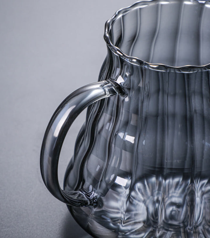 Presentförpackning med glas kaffebryggare, droppare och kanna för den kräsne kaffeentusiasten.