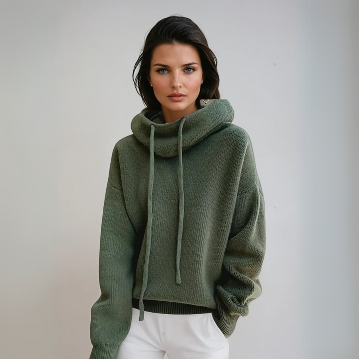 Grå dam turtleneck tröja. Chic stickad med hög krage, idealisk för kontorsklädsel eller avslappnad stil.