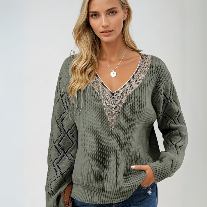 Beige stickad damtröja, v-ringad pullover, bekväm och elegant design. Långärmad för stil och värme.
