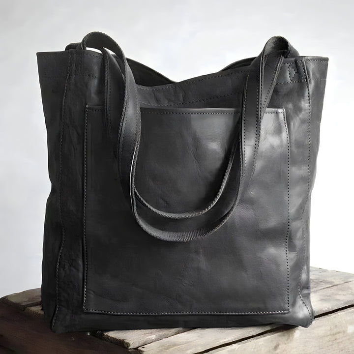 Svart handgjord axelväska i läderstil för kvinnor. Tidlös design, idealisk som elegant arbets- eller festväska.