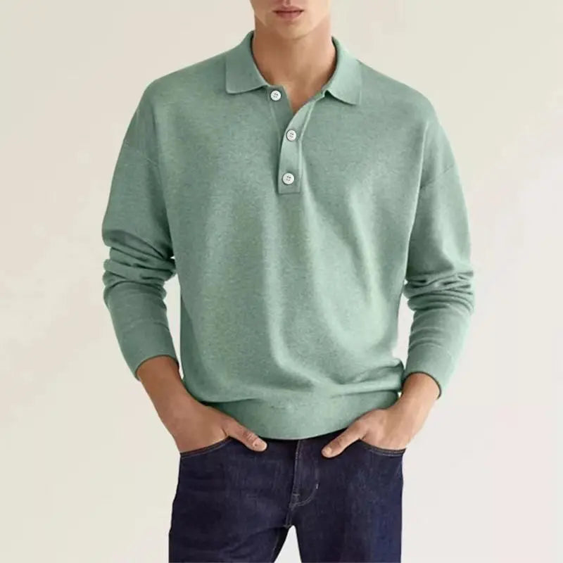 Stilren långärmad pikétröja för herr som söker en elegant men avslappnad vardagsstil. Hög kvalitet.
