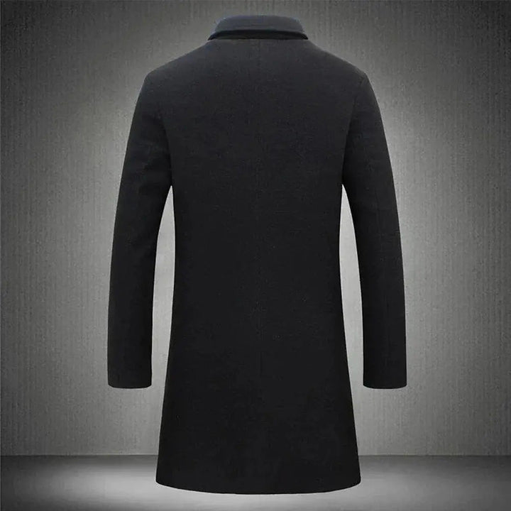 Herröverrock i tidlös design, perfekt för business och formella tillfällen. Elegant herrkappa som lyfter din stil.