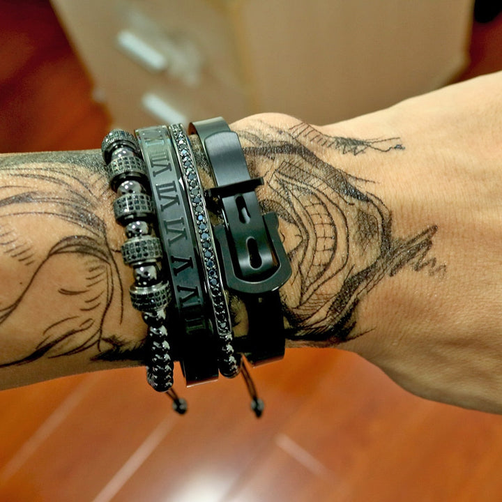 Stilrent herrarmbandsset i titan, en modern accessoar som lyfter varje outfit.
