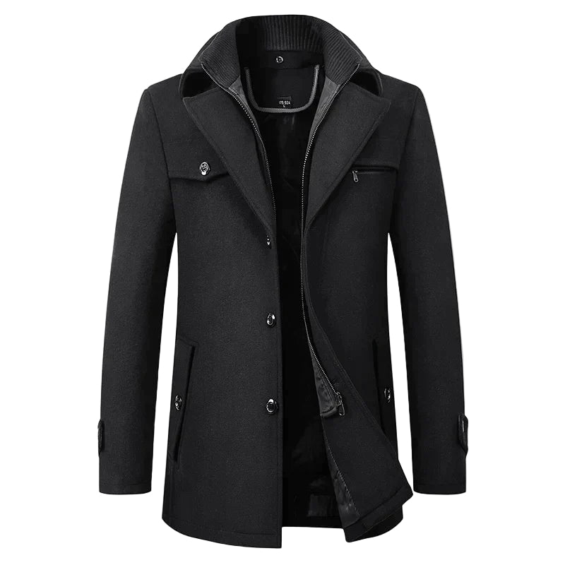 Elegant herrkappa med hög krage. Tidlös design, idealisk vinterkappa och ytterplagg för en stilren look.
