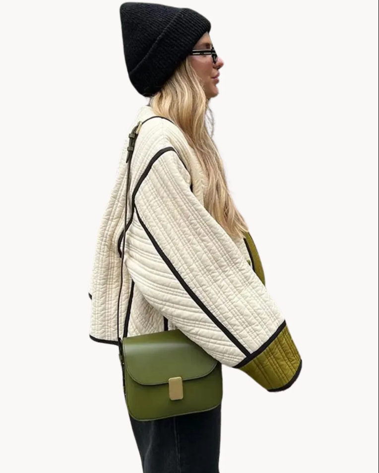 Bekväm vardagsjacka för kvinnor. Stilren design i polyester-bomull, idealisk som vår- och höstjacka.