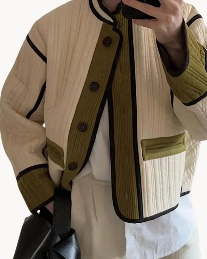 Mångsidig kvinnors vår- och höstjacka i polyester-bomull. Elegant, bekväm stil, perfekt för alla dagar.