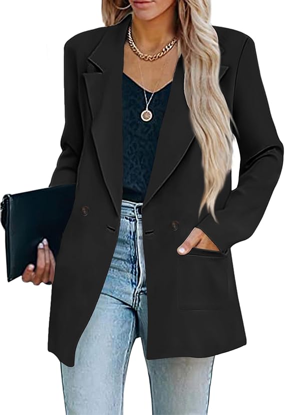 Dubbelknäppt damkavaj. Chic kontorsblazer för modekvinnan, ger en professionell och stilren look.