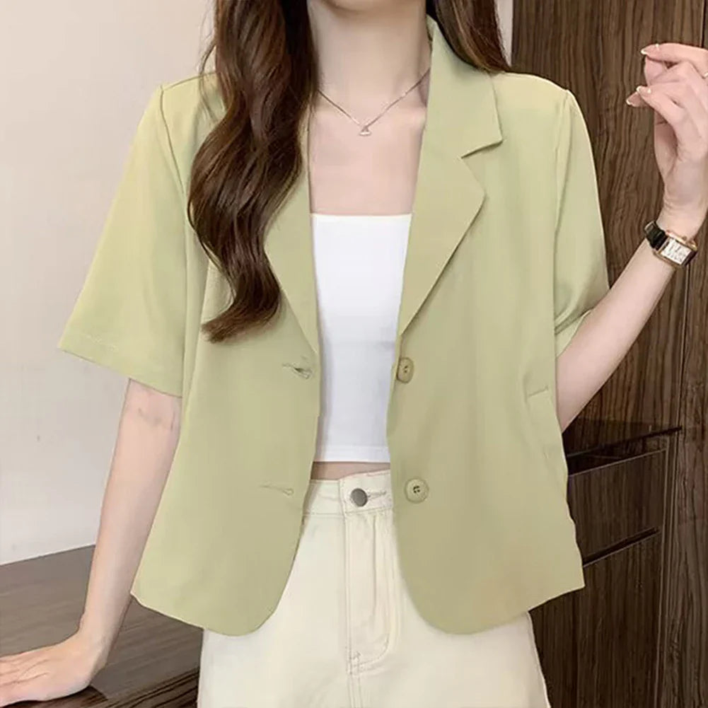 Vår/sommar blazer kortärmad, beige. Chic ytterplagg för kvinnor, elegant för vardag & kontor.