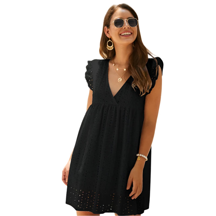 Elegant kort sommarklänning i polyester med volangärm och V-hals, perfekt för casual dammode.