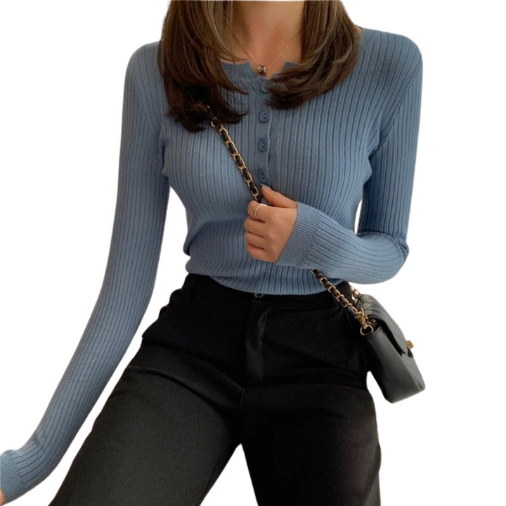 Elegant kvinnors knappstickad pullover. Mysig o-ringad damtröja för vardagsstil.