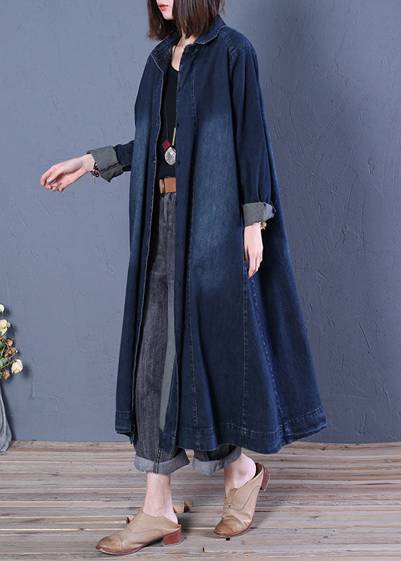 Trendig kvinnors trenchcoat med Peter Pan-krage och patchwork, ett mångsidigt ytterplagg för modestil.