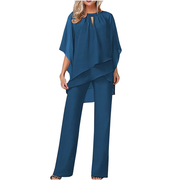 Glamorös tvådelad damoutfit, idealisk för att skapa en imponerande och raffinerad look.