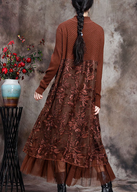 Stilfull höstmode kvinnors långklänning med vackert broderi, bekväm o-neck design för en elegant look.