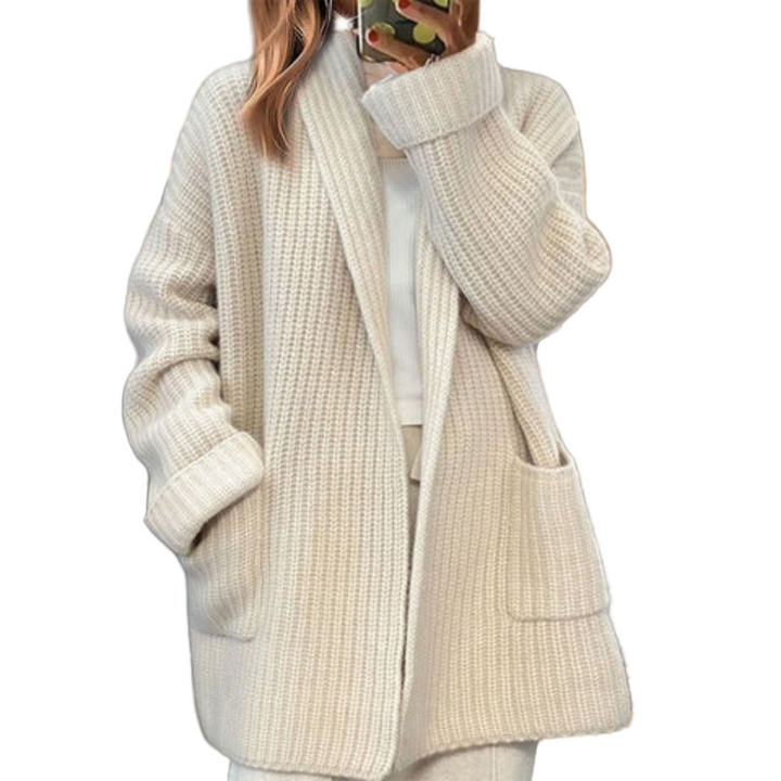 Elegant långärmad damkofta för höst och vinter. Bekväm och stilren, perfekt för vardagsbruk. Kvinnors mode.