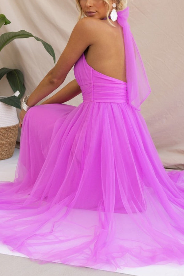 Bekväm sommarklänning med elegant, flödande design för damer.