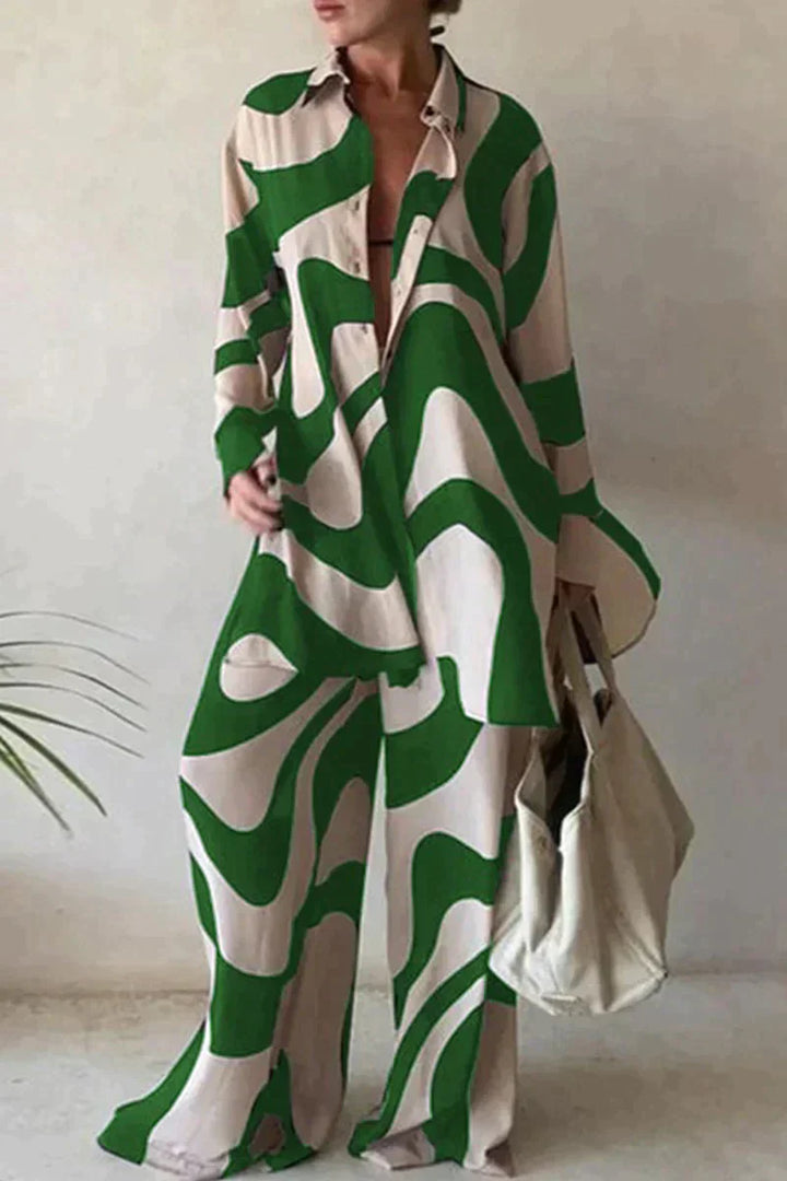 Bekvämt tvådelat linneset för damer. Långärmad skjorta & matchande byxor för en avslappnad sommarlook.