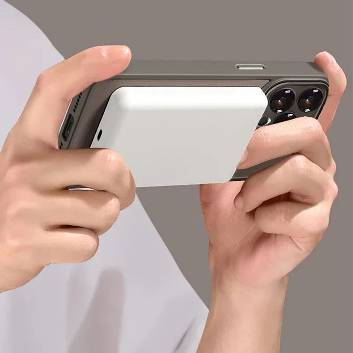 Premium magnetiskt stötsäkert mobilskal för iPhone, elegant och hållbart med komplett skydd.