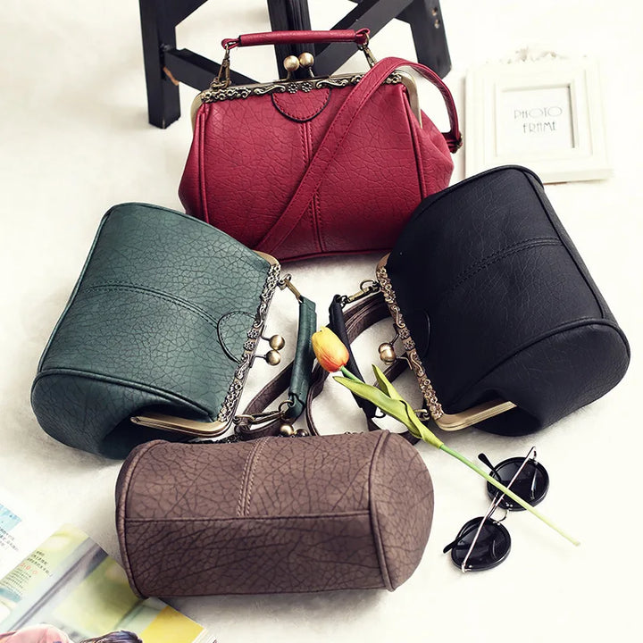 Modern och tidlös damväska. Elegant minimalistisk crossbodyväska i konstläder, en mångsidig accessoar.