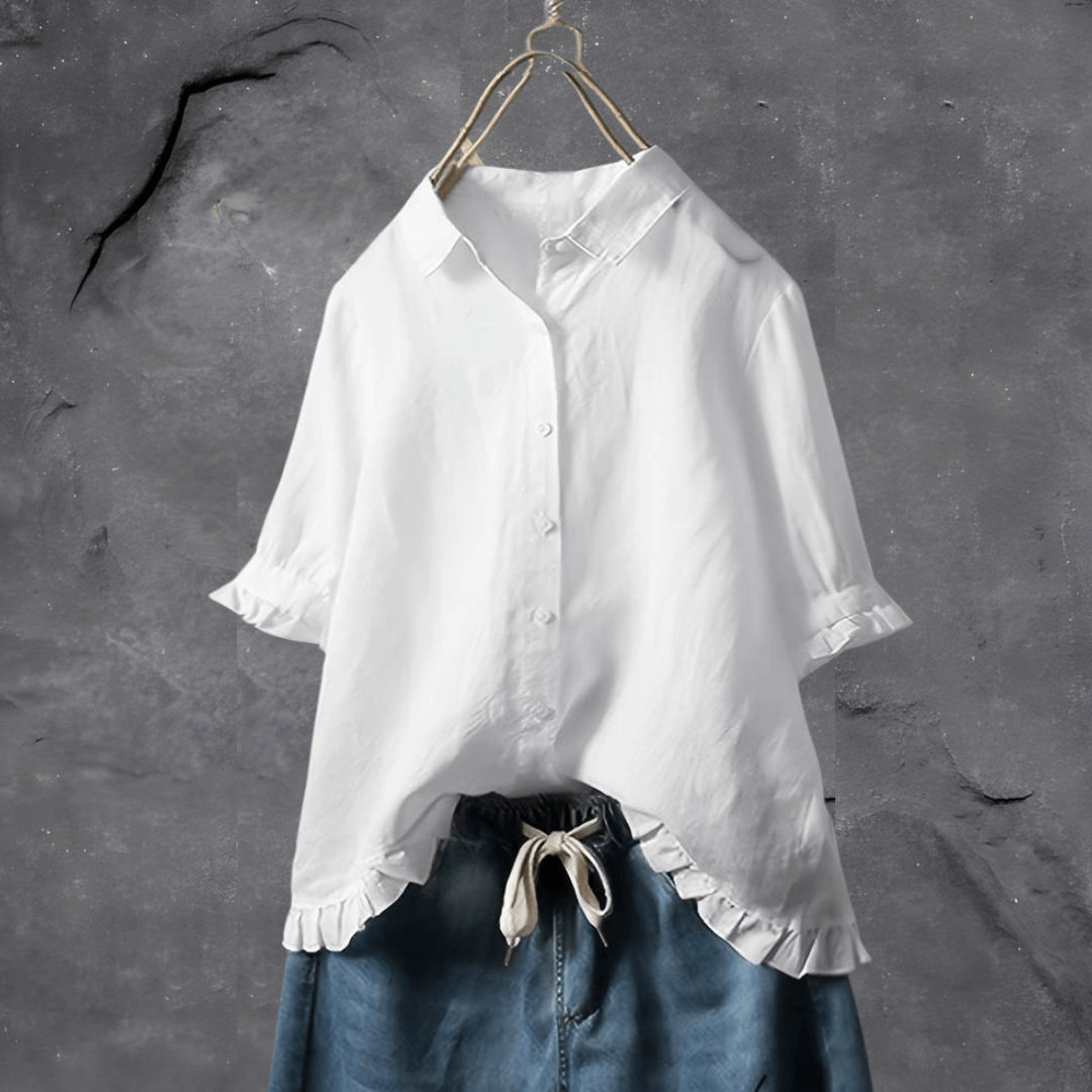 Bekväm vardagsblus för kvinnor. Modern design, perfekt för kontoret eller en avslappnad sommarlook.