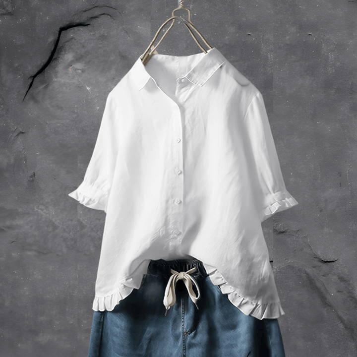 Bekväm vardagsblus för kvinnor. Modern design, perfekt för kontoret eller en avslappnad sommarlook.
