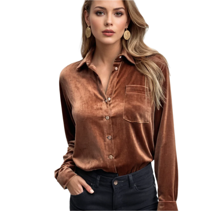 Elegant olivgrön sammetsblus med klassisk knäppning och avslappnad passform, perfekt för dammode.