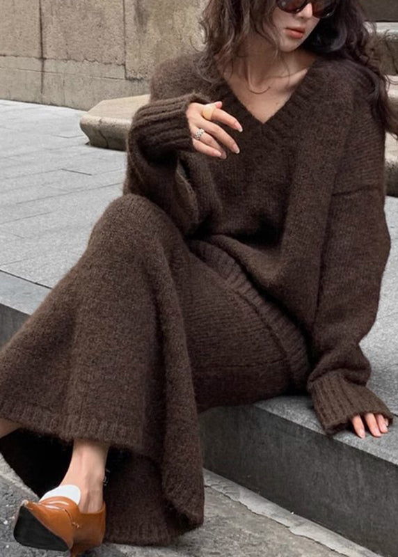 Plus size damset med stilren tröja och flowig maxikjol. Elegant och bekväm vardagslook för kvinnor.