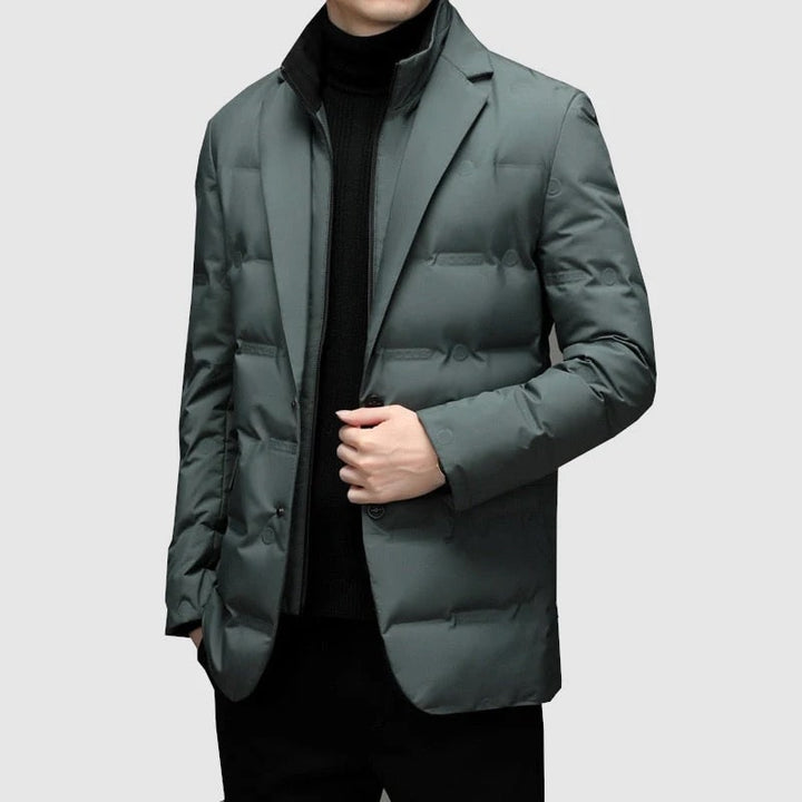 Slim fit quiltad kavajjacka för män. En elegant höst- och vinterjacka som passar för både vardag och finare tillfällen.