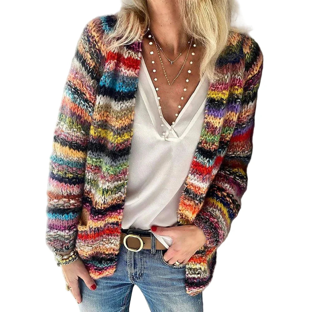 Elegant randig damcardigan, mysig och bekväm. Perfekt vardagsplagg för höst & vinter.