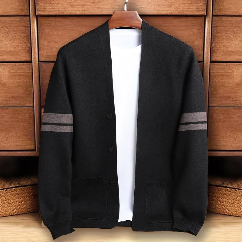 Varm höst/vinter herrkofta i elegant randig design, modern cardigan med fickor. Passar vardag & fest.