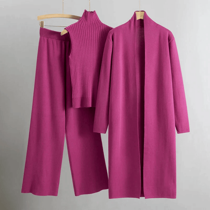 Helsats av elegant dambyxset i tre delar. Skräddarsydda byxor, jacka & topp för modern vårmode.