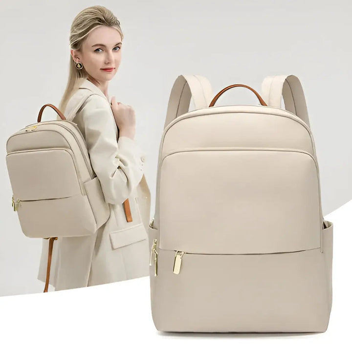 Sophia damryggsäck som stilfull arbetsväska med laptopfack. Organiserad & bekväm för jobb & pendling.