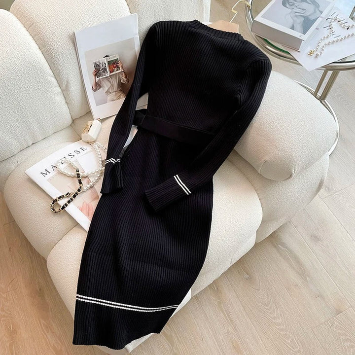 Kvinnors eleganta bodycon klänning med bälte, stickad design, bekväm & chic för alla tillfällen.