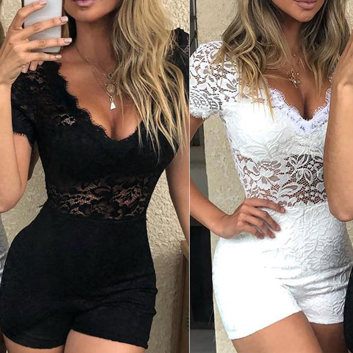 Kvinnors eleganta jumpsuit för sommarkvällar. Lös passform. Perfekt festoutfit.