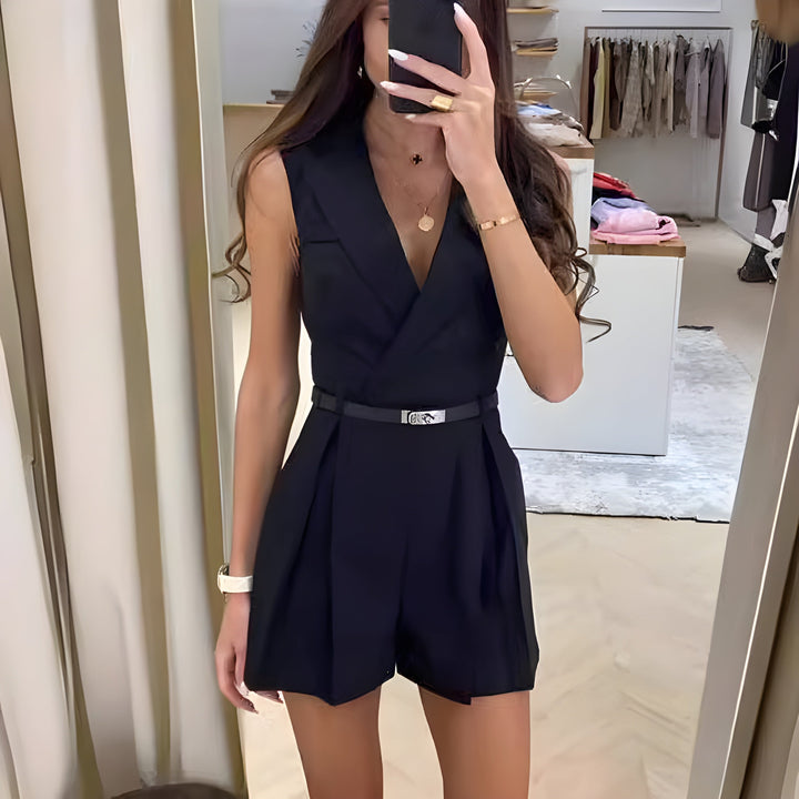 Trendig ärmlös fest jumpsuit för kvinnor med smickrande V-ringning, en chic byxdress för kvällens evenemang.