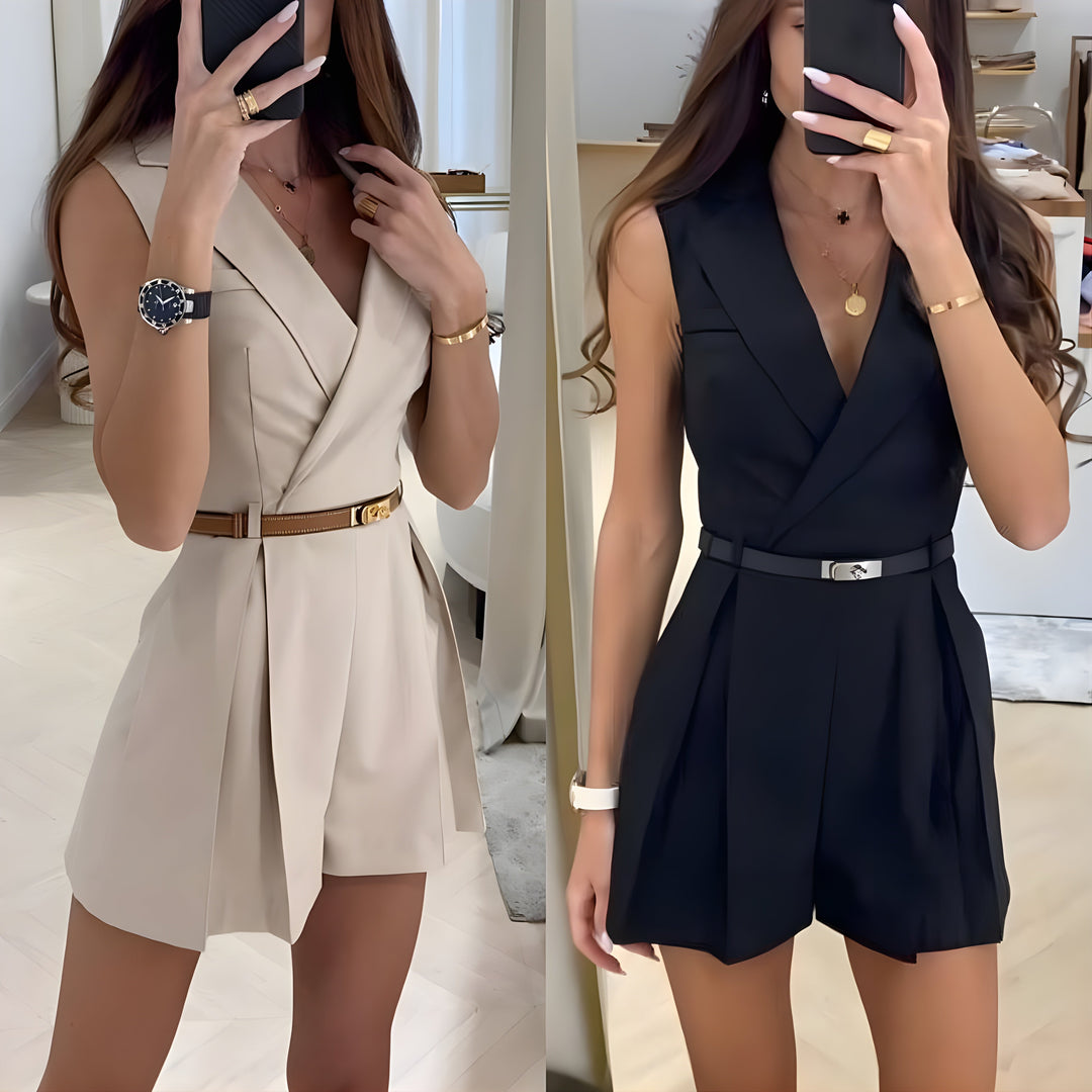 Stilfull ärmlös byxdress i dammodell med V-hals, mångsidig för både eleganta sommarfester och bekväma dagar.