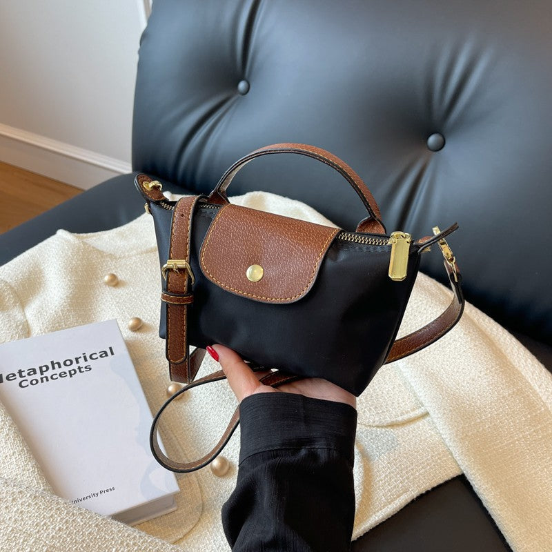 Blå elegant rymlig handväska, mångsidig accessoar och vardagsväska för kvinnor.