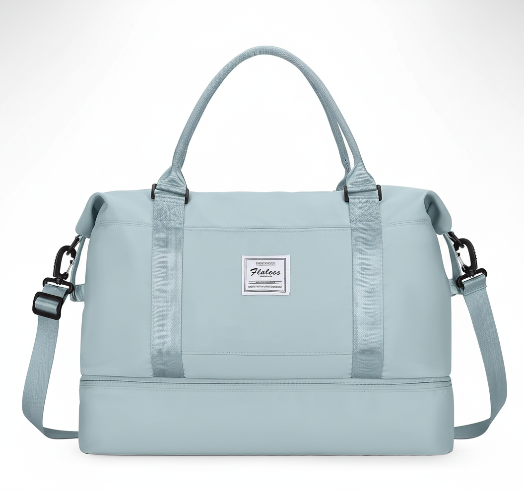 Elegant svart Travelista weekendväska, rymlig för packning till korta resor med stil.