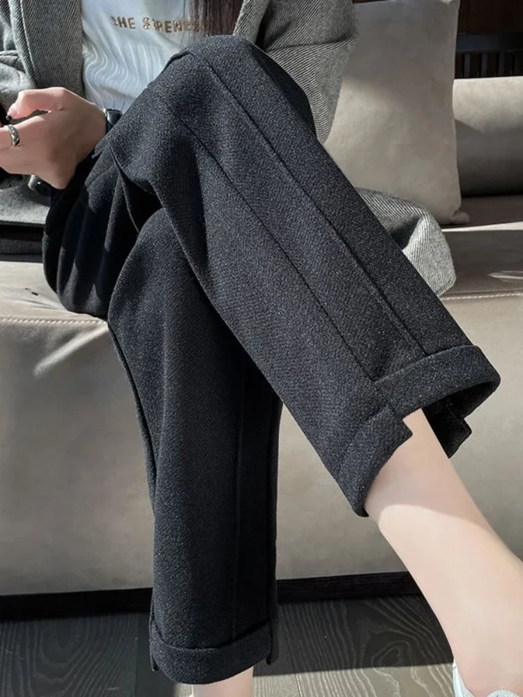 Elegant svart Vida Byxor i Polyester för dam, perfekt för kontoret och vardagsbruk.
