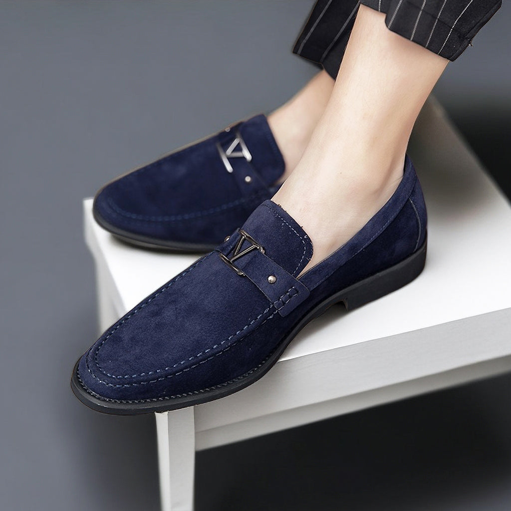 Mångsidiga stilrena herrloafers för den moderna mannen. Passar till både kostym och jeans.
