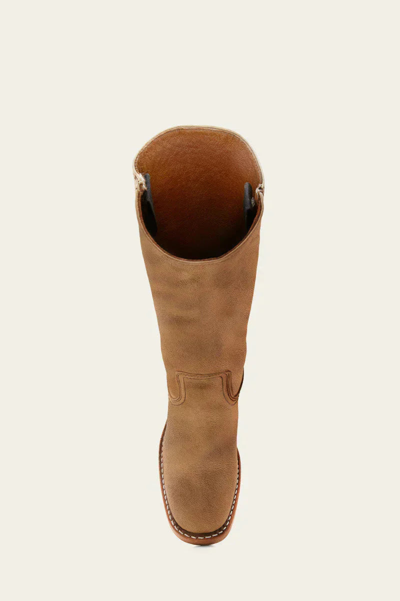 Mångsidiga bruna knähöga damstövlar för året runt. Elegant design och bekväma för vardag och fest.
