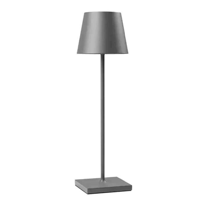 Elegant trådlös lampa, laddbar. Perfekt för stilfull inredning inomhus och utomhusmiljöer.