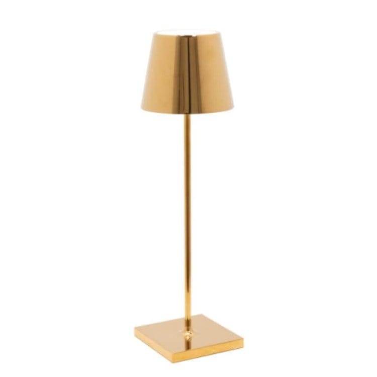 Modern & vattentålig bordslampa, trådlös LED-design. Perfekt för flexibel inom- & utomhusbelysning.