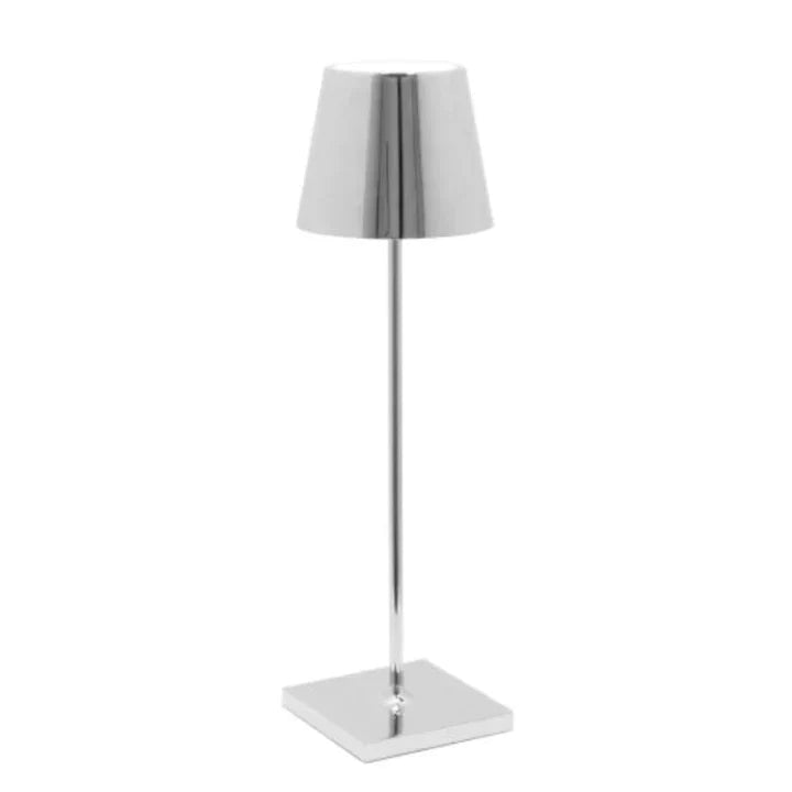 "Elegant trådlös bordslampa i aluminium med USB-laddning, dimbar design, perfekt för inomhus- och utomhusmiljöer."