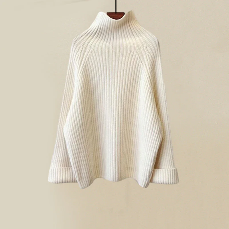 Matchande tredelad damuppsättning i beige. Elegant design för en bekväm stil. Perfekt för vårens garderob.